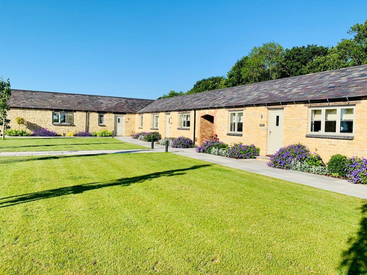 Briary Cottages at Iletts Farm Brackley  Exteriör bild