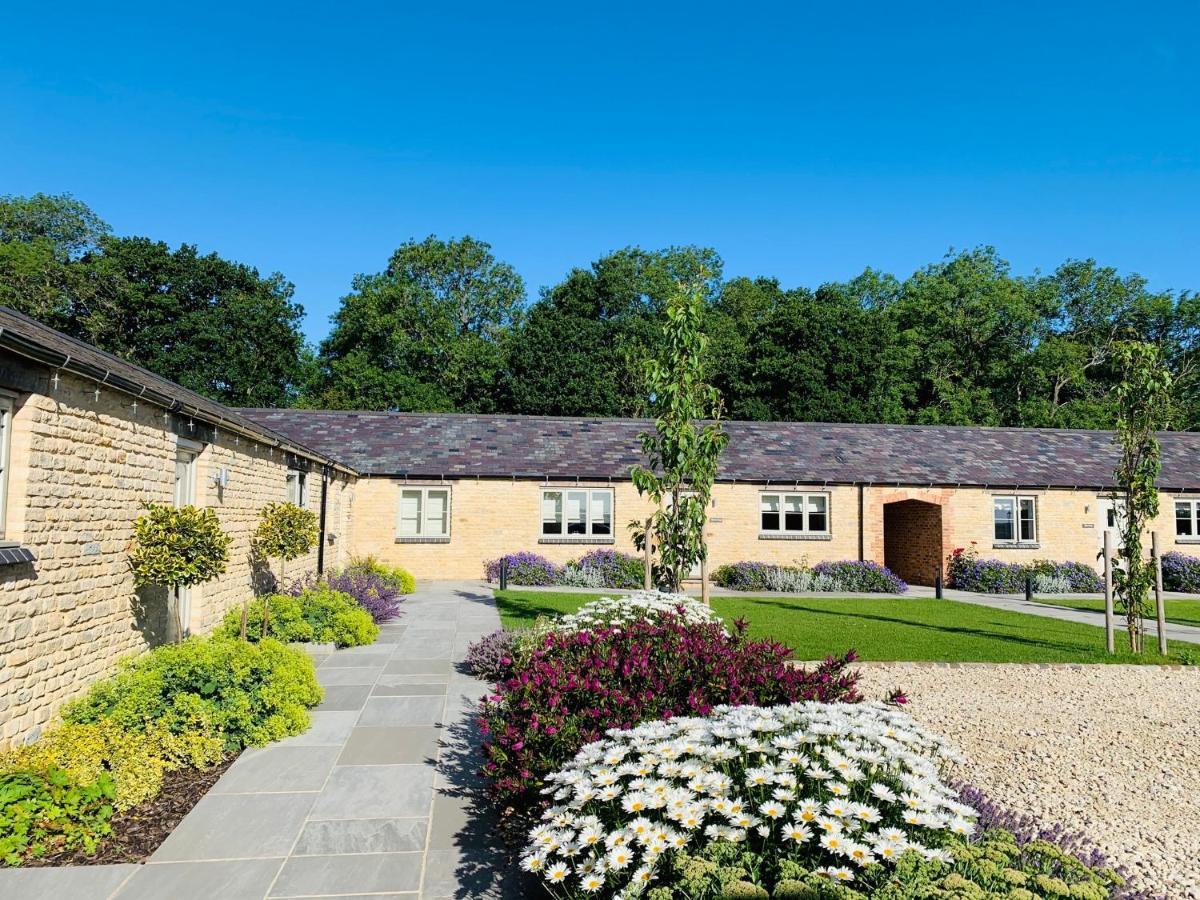 Briary Cottages at Iletts Farm Brackley  Exteriör bild